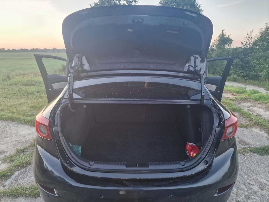 Mazda 3 Sedan 2.0 benzyna 2015