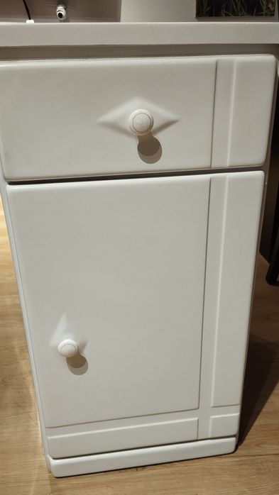 Movel pia em plástico