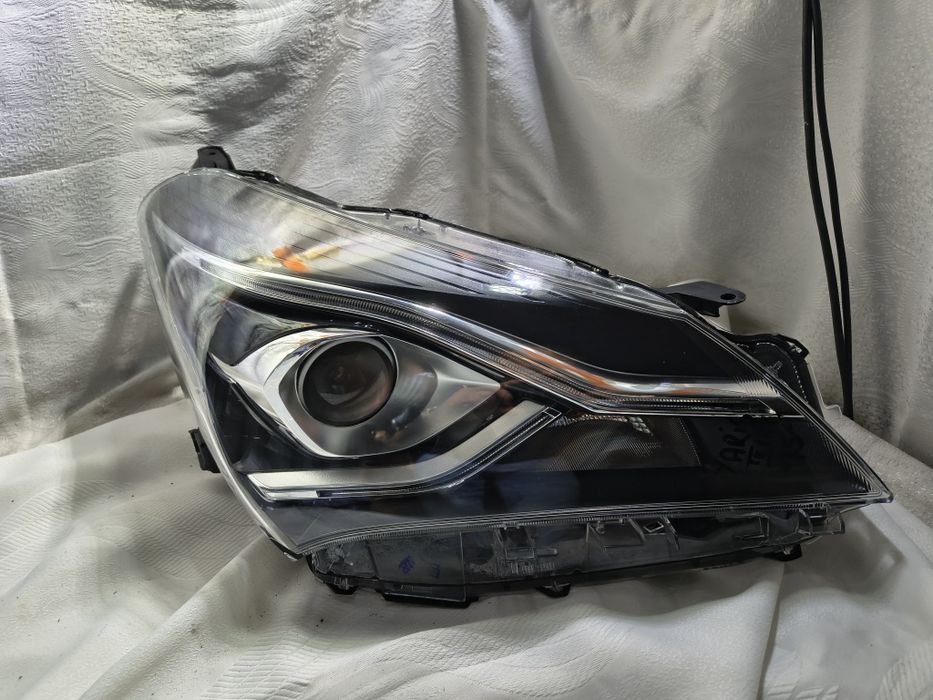 Lampa prawa SPRAWNY LED Toyota Yaris 3 III Lift Europa reflektor