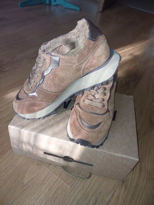 Жіночі кросівки на меху ( безкоштовна доставка )