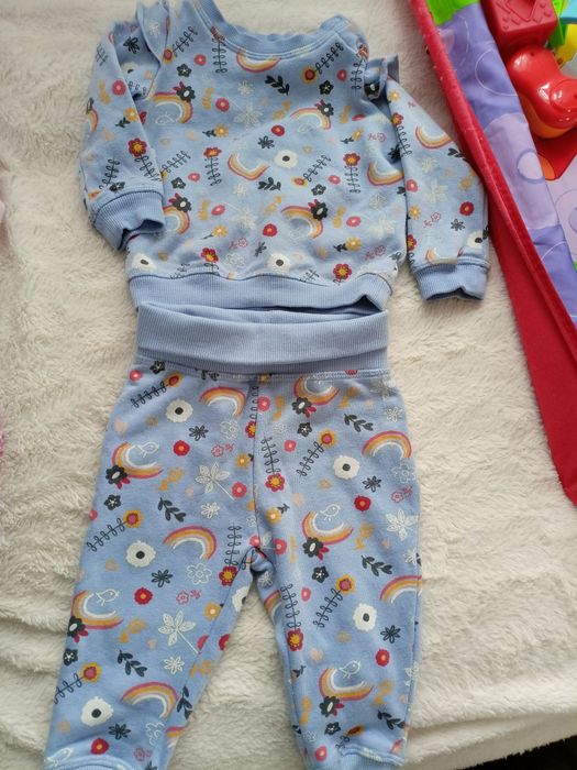 Dres dziewczęcy 62/68