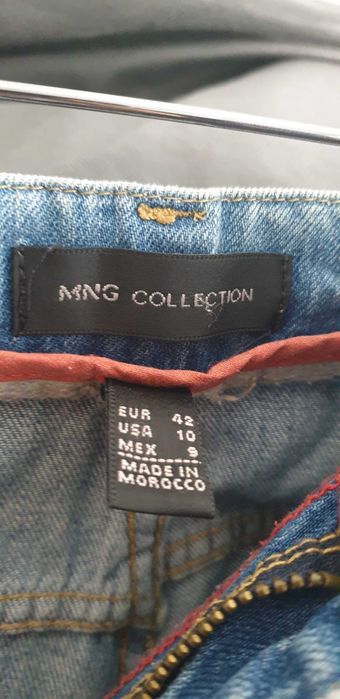 Jeans Mango com detalhes