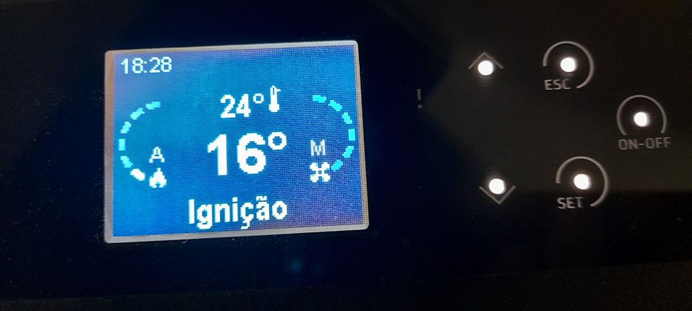 Salamandra a pellet completamente nova.