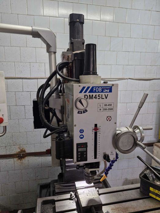 Фрезерний станок по металу FDB DM45LV