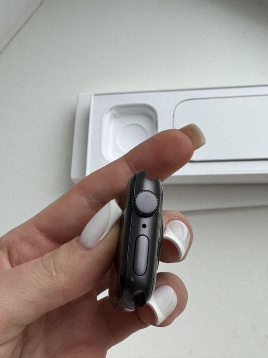 Apple Watch SE, 40 mm, black