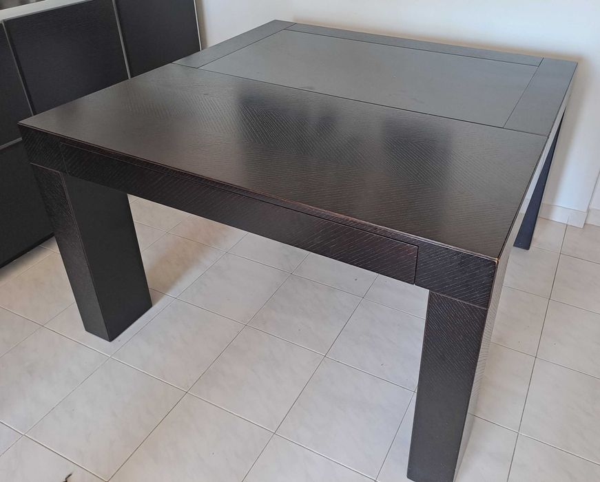 Mesa de Sala Jantar em Carvalho