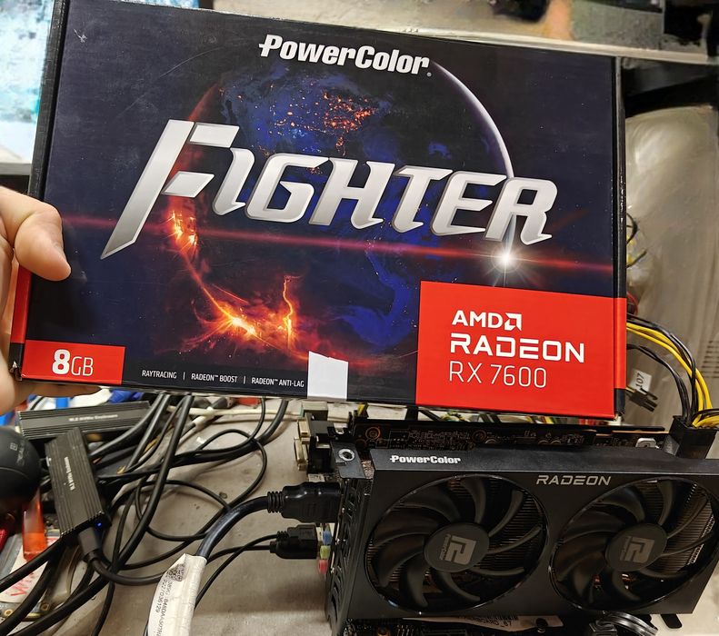 Відеокарта Radeon RX7600 ідеальний стан 8GB GDDR6 (конкурент RTX5050/4060)