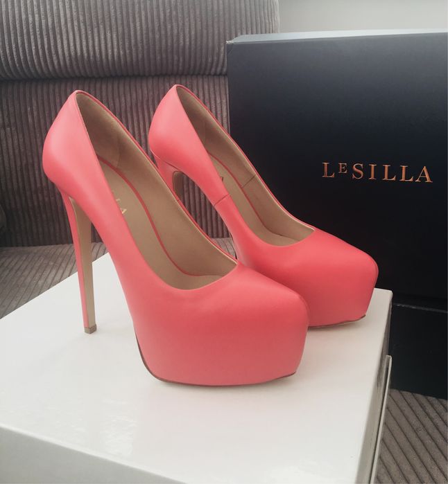 LE SILLA Czółenka całe ze skóry naturalnej kolor cukierkowy r. 36