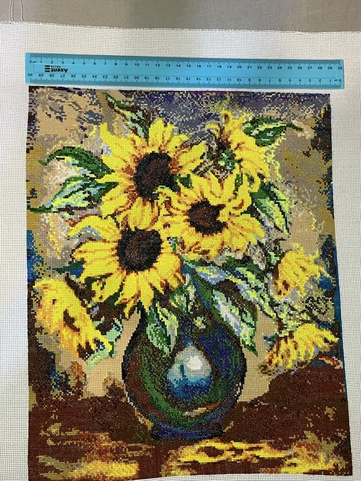 Вишивка хрестиком - ручна робота.