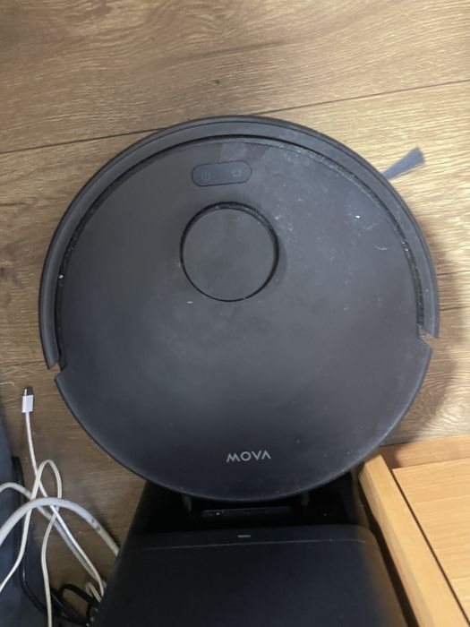Robot sprzatajacy Mova e20 plus kupiony rok temu w rtv euro agd