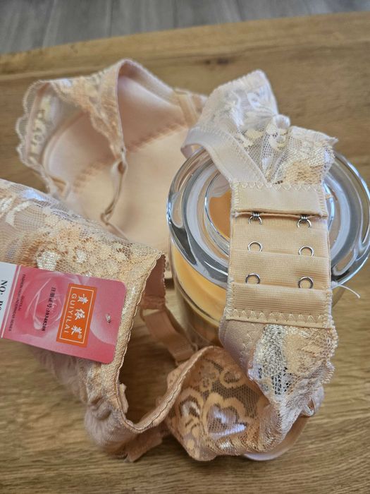 Biustonosz push-ap 42/95