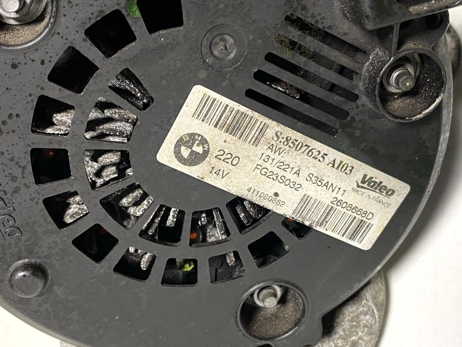 Генератор BMW F10 F11 E90 E91 N47D20C 2.0 Дизель Valeo 220 Ампер