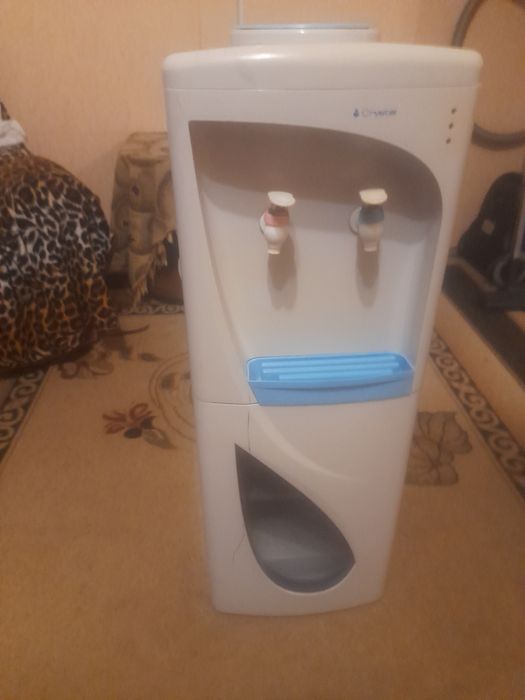 Кулер для воды питьевой
