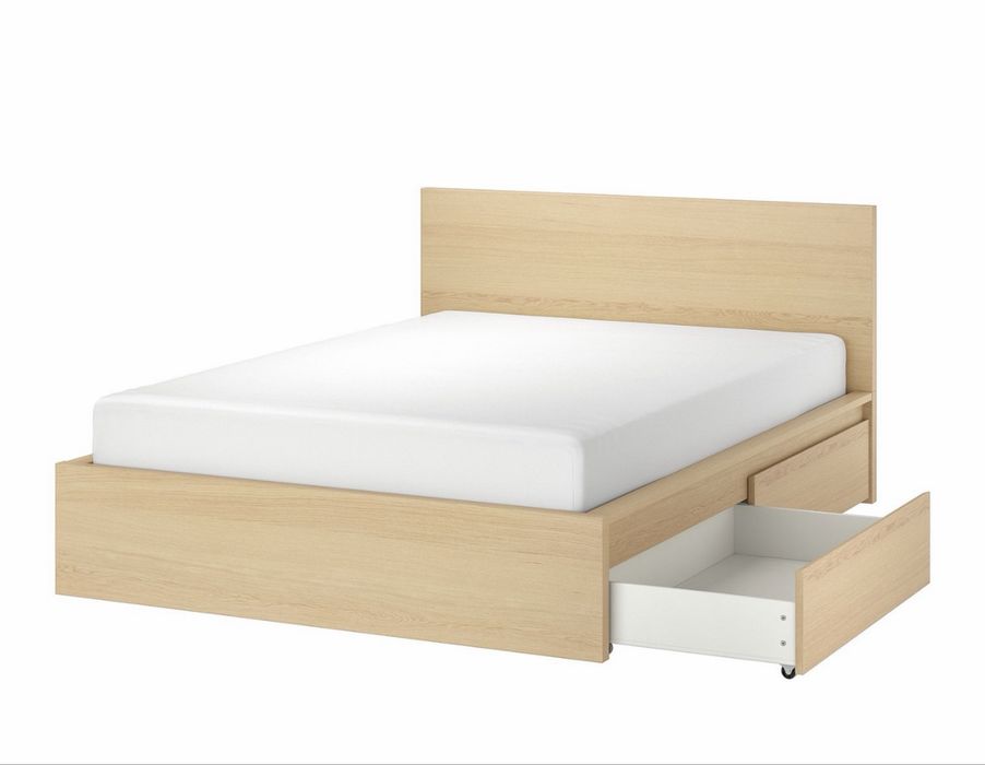 Cama Ikea Malm com 4 gavetões com 140x200 cm