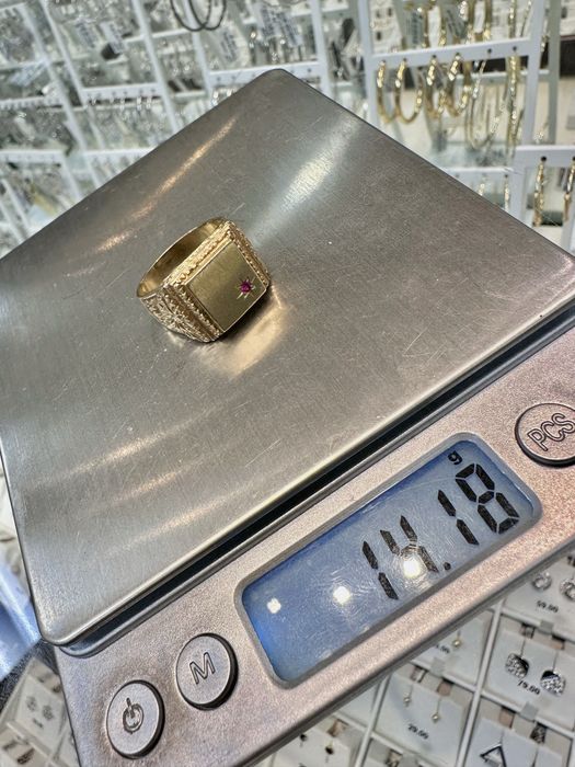 Kolekcjonerski złoty sygnet z rubinem/ p.750 / 14.18g