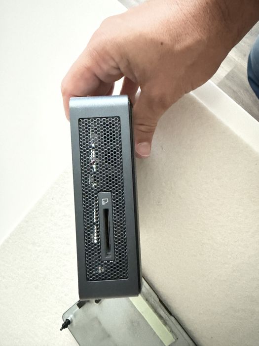 Intel nuc  BXNUC1017FNK2