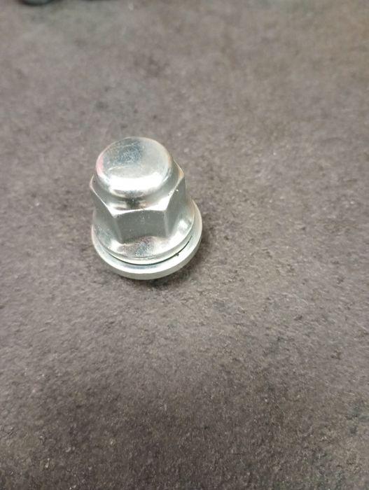 Nakrętka do felg aluminiowych FORD FIESTA KUGA FOCUS MONDEO