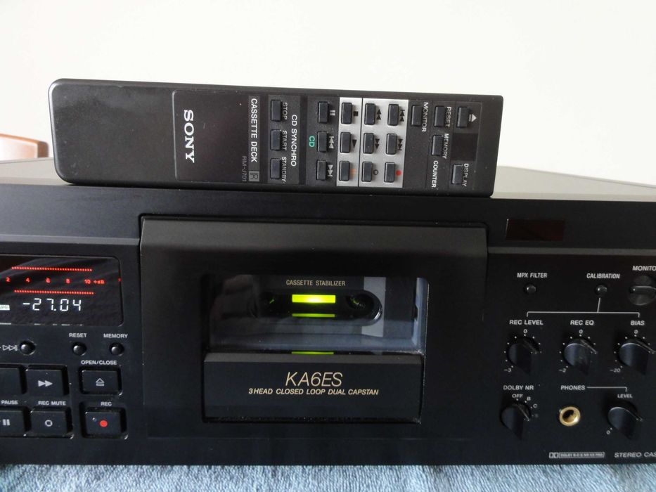 Magnetofon kasetowy Sony TC-ka6es, pilot sony RM-J701.