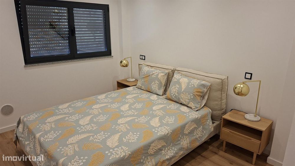 Apartamento T3 com varanda e garagem em Faro