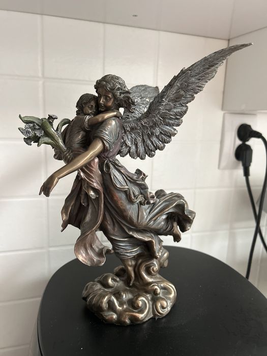 Veronese figurka aniol z dzieckiem