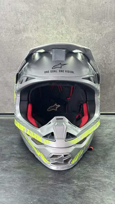 Мотошолом Alpinestars Supertech M8 — Топовий захист та технології