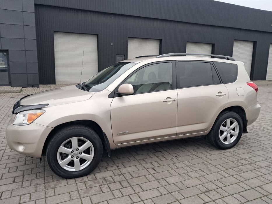 Продам Toyota  RAV 4. 3.5 мотор