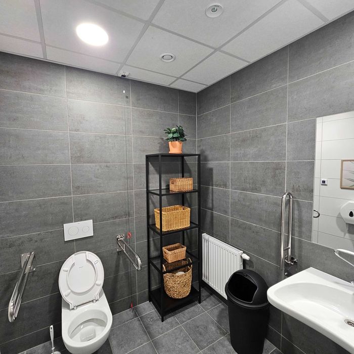 Sufit podwieszany kasetonowy z montażem Rockfon Ecophon AMF KCS OWA