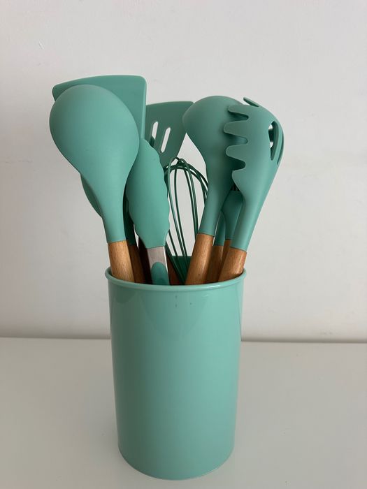 Kit de Utensílios de Cozinha Completo – Novo na Caixa