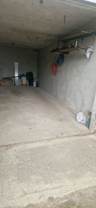 Garaz 18m 2. Sprzedam