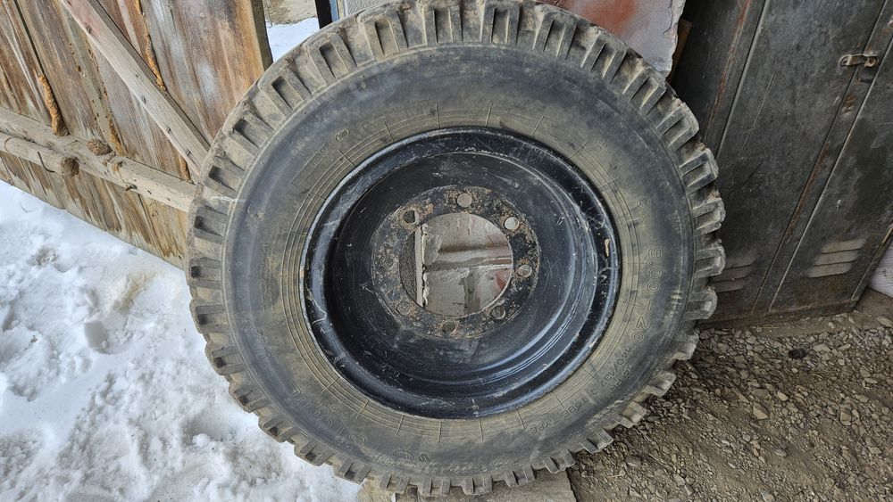 Koła 900  / 9.00 R20