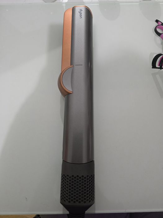 Alisador/Secador Dyson Airstrait