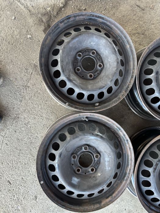 Диски Мерседес з ковпаками