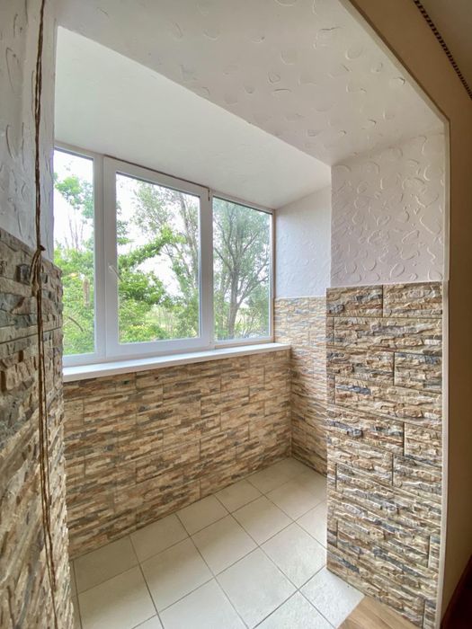 Продам 3х кімнатну квартиру «чешку» в м. Покров ,35й мікр-н