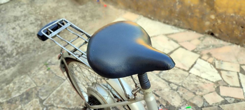 Bicicleta elétrica avariada, completa ou à peça. Com carregador e baterias.