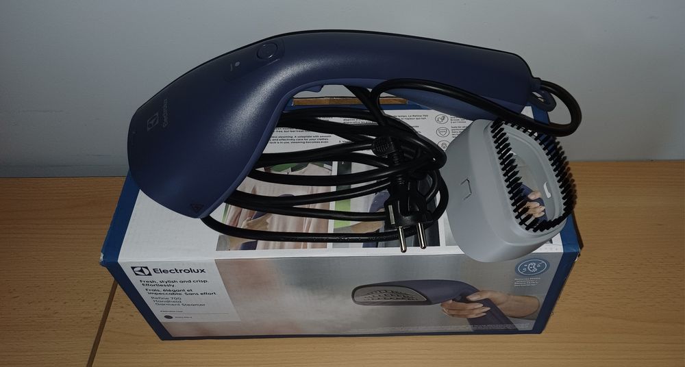 Parownica Electrolux Refine 700