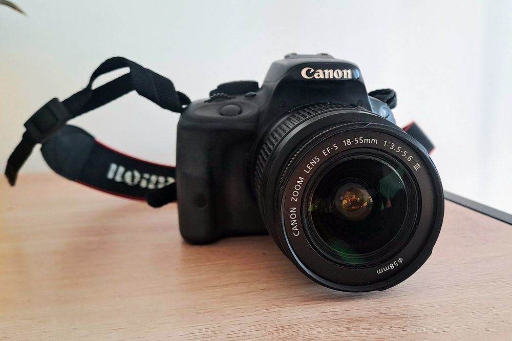 Canon EOS 100D + obiektyw 18-55 mm - zestaw