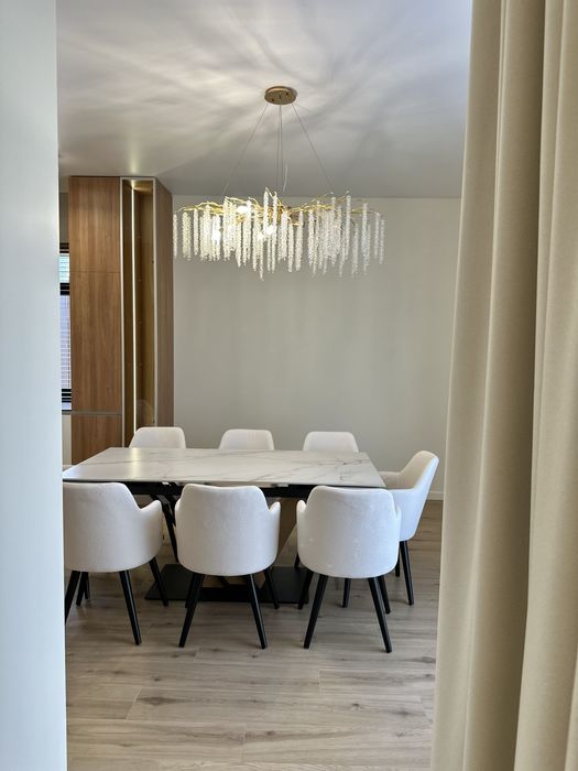 НОВИЙ одноповерховий будинок з дизайнерським ремонтом у закритому КМ !