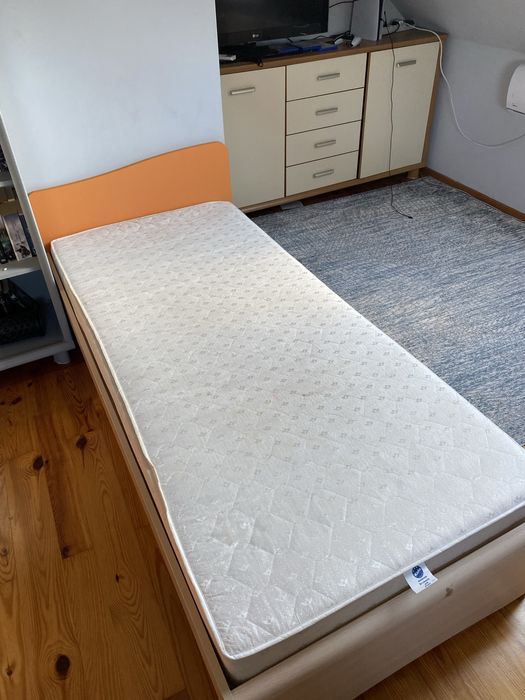 Łóżko. Materac gratis