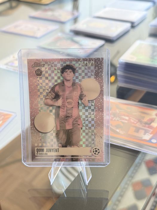 Quim Junyent Rookie Card (RC) Checkerboard Refractor numerada 34/40
