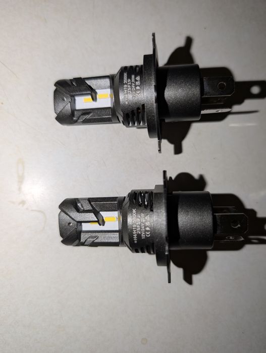 Żarówka LED PHILIPS (Zestaw 2szt.)Ultinon Classic 3500K
Żarówka LED (