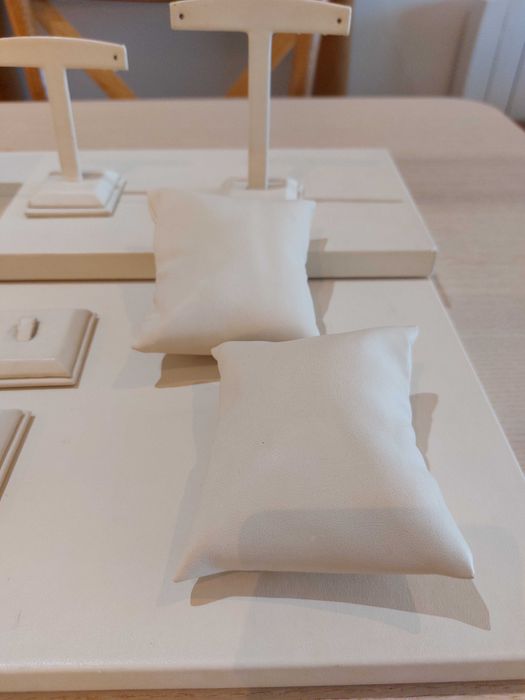 Conjunto de Displays / Mostradores de Bijuterias Jóias Usado
