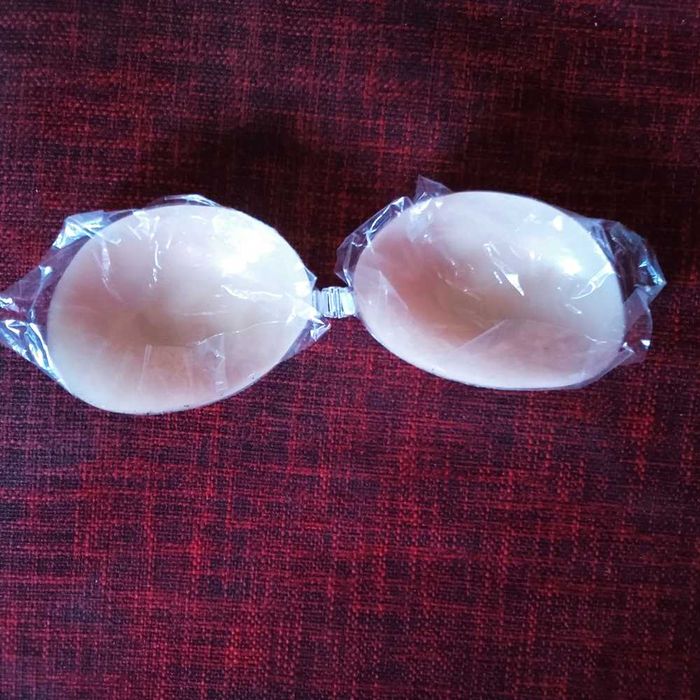 Samoprzylepny biustonosz bez ramiączek r. C