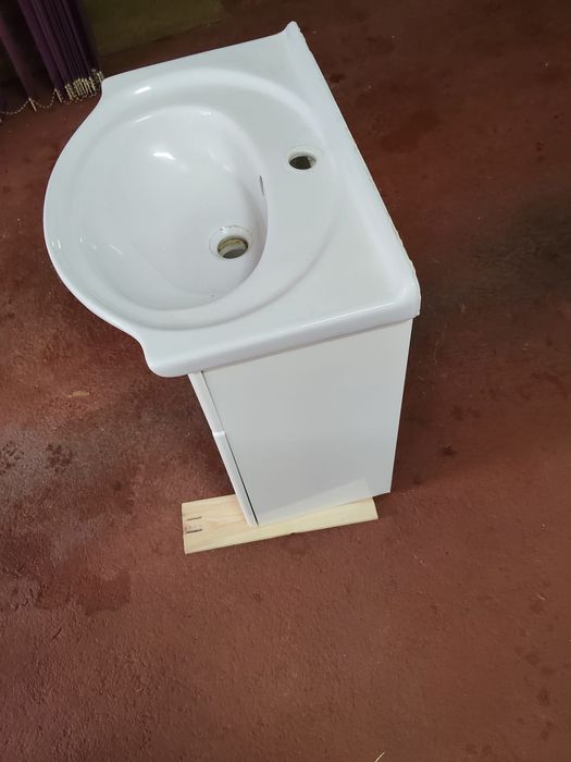 Wanna i szafka łazienkowa z umywalka - Zielona Góra