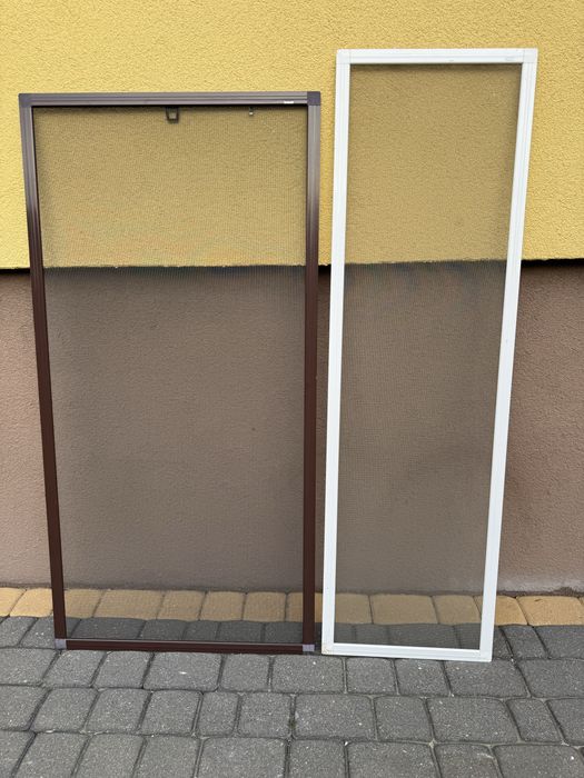 Moskitiera biel i brąz.