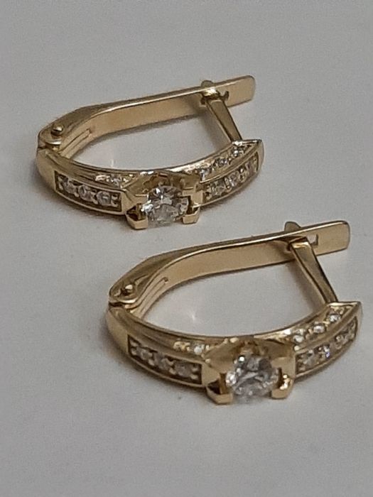 Золотые серьги с бриллиантами. 0.52 карат.