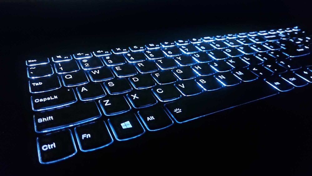 Lenovo Gaming 17cali IPS - 20GB 750GB GTX