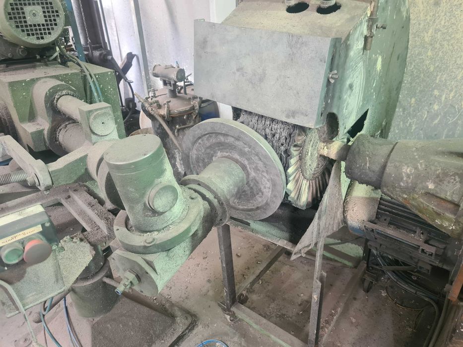 Máquina de polir panelas e tampas com automato e quadro novos