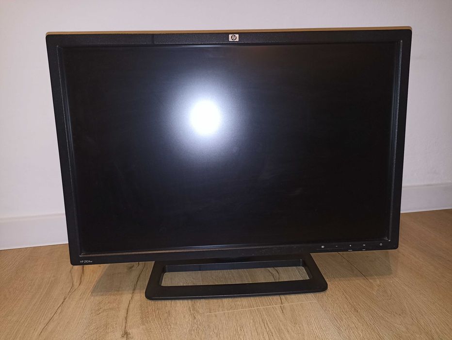 Dell Optiplex 7020 i5 8GB Ram Monitor LCD HP ZR24W