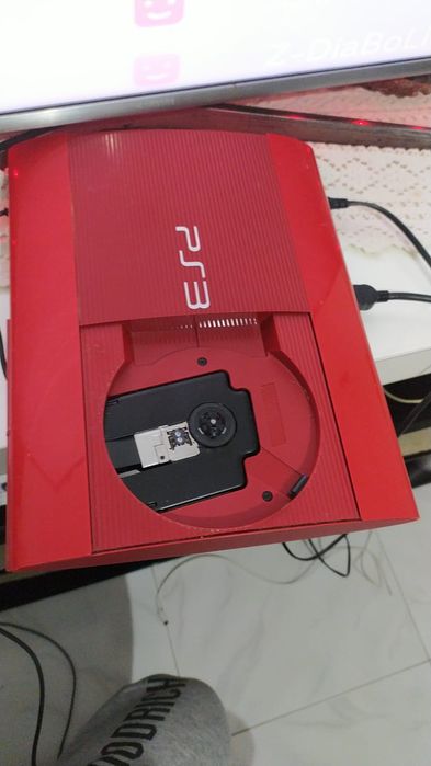 PS3 + 2 Controllers64550988105731124