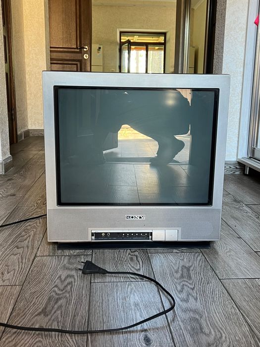 Телевізор Sony Trinitron KV-21FT1K робочий